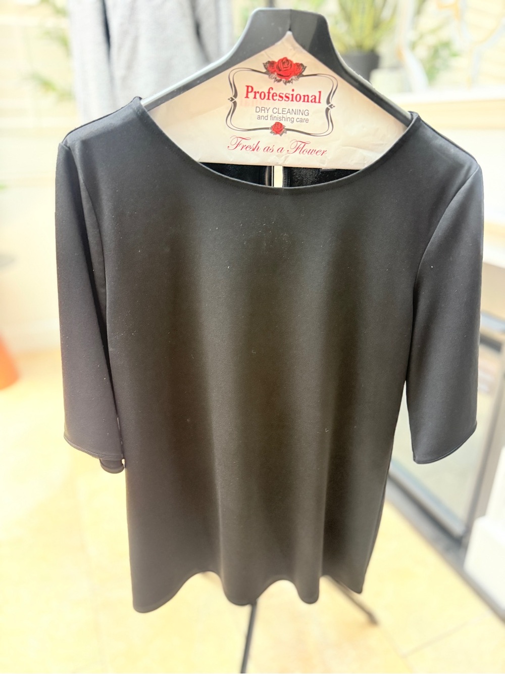 Ann Taylor Black Short-Sleeve Round Neck Top